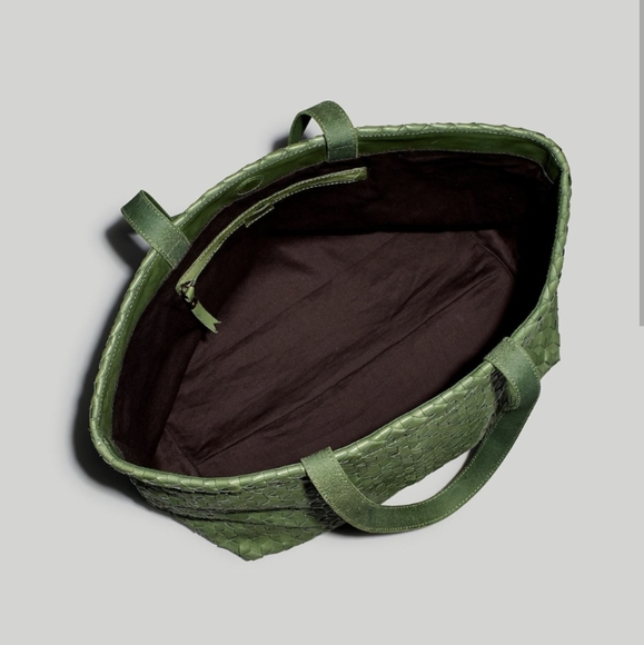 Madewell Medium Woven Leather Tote Rare In Color SWEET BASIL - Picture 2 of 11